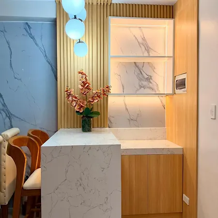Blessed Dwelling - Modern Condo With Wi-Fi, Tv & Kitchen, 30 Min To Naia Airport
